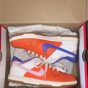 Nike dunk low se (GS) size 4